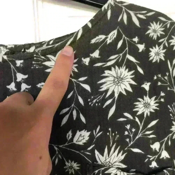 Rylee+ Cru Floral Gray and White Dress Size Small. - Picture 3 of 9